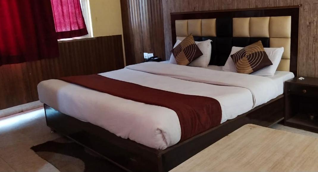 Hotel Apsara , By Soank Hospitality Haridwār Екстериор снимка