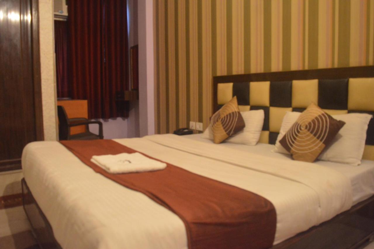 Hotel Apsara , By Soank Hospitality Haridwār Екстериор снимка
