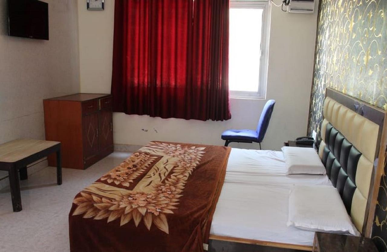 Hotel Apsara , By Soank Hospitality Haridwār Екстериор снимка